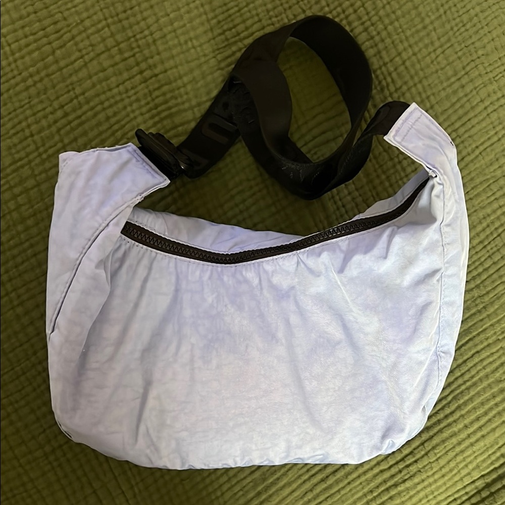 BAGGU. Light Lavender Medium Crossbody Sling Bag